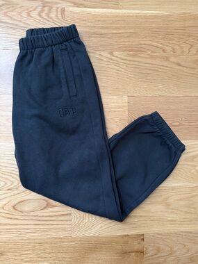GAP Black Kids Fleece Joggers with Embroidered Logo